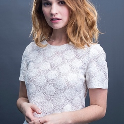 Jigsaw puzzle: Lily james