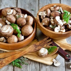 Jigsaw puzzle: Bowls with mushrooms