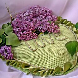 Jigsaw puzzle: A sprig of lilacs for your beloved