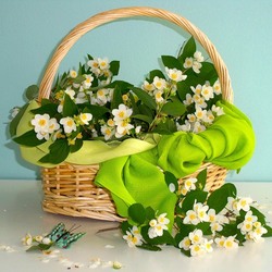 Jigsaw puzzle: Spring in a basket
