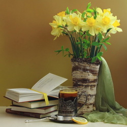 Jigsaw puzzle:  Still life with daffodils