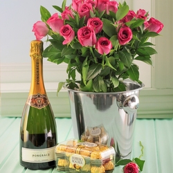 Jigsaw puzzle: Champagne, flowers and candies