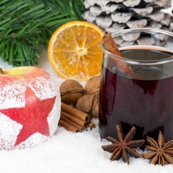 Jigsaw puzzle: Mulled wine and apple