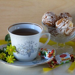Jigsaw puzzle: Tea with sweets and gingerbread