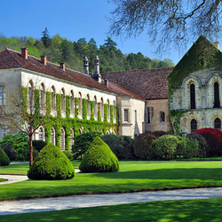 Jigsaw puzzle: Fontenay - abbey in France