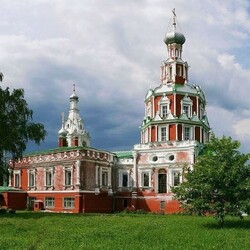 Jigsaw puzzle: Temple near Moscow
