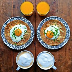 Jigsaw puzzle: Breakfast for two