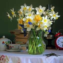 Jigsaw puzzle: Daffodils in a vase