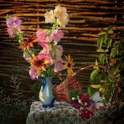 Jigsaw puzzle: Bouquet by the wattle fence