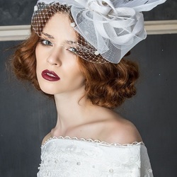 Jigsaw puzzle: Hat with veil