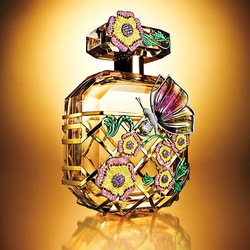 Jigsaw puzzle: Victoria's Secret perfume