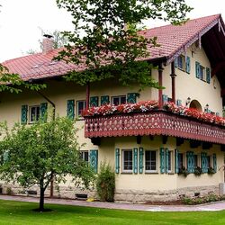 Jigsaw puzzle: House in Bavarian style