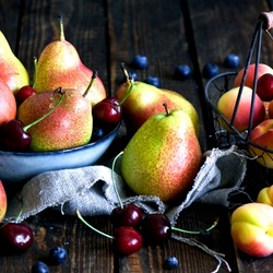 Jigsaw puzzle: Pears and cherries