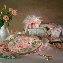 Jigsaw puzzle: Still life with roses and embroidery