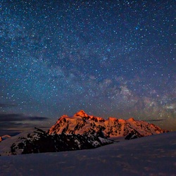 Jigsaw puzzle: Mountain peaks and constellations