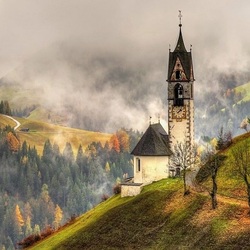 Jigsaw puzzle: Cloudy day in the alpine village