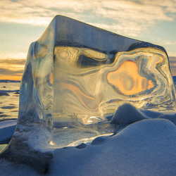 Jigsaw puzzle: Inside the ice