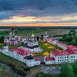 Jigsaw puzzle:  Varnitsky monastery