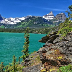 Jigsaw puzzle: Lake in the mountains