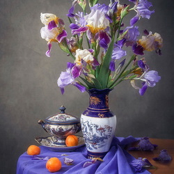 Jigsaw puzzle: Still life with a bouquet of garden irises
