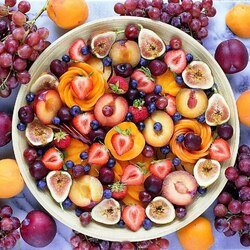 Jigsaw puzzle: Fruit and berry plate