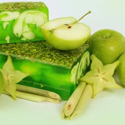Jigsaw puzzle: Green apple
