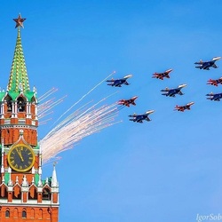 Jigsaw puzzle: In the sky over Moscow