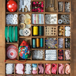 Jigsaw puzzle: Needlework box