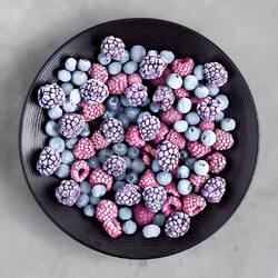 Jigsaw puzzle: Frozen berries