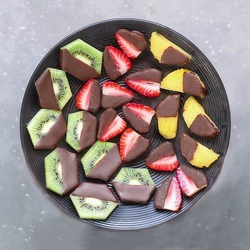 Jigsaw puzzle: Fruit in chocolate