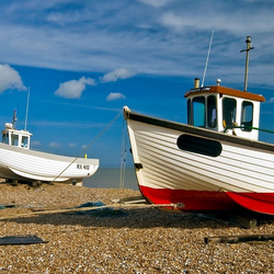 Jigsaw puzzle: Boats on the shore