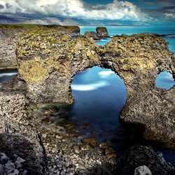 Jigsaw puzzle: Arch in the rock