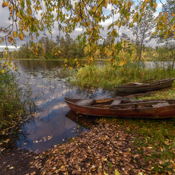 Jigsaw puzzle: About autumn and boats