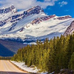 Jigsaw puzzle: Road to the mountains