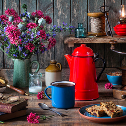 Jigsaw puzzle: Still life with a red teapot