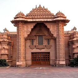 Jigsaw puzzle: Entrance to Akshardham Temple Complex Delhi