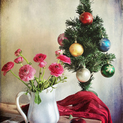 Jigsaw puzzle: Still life with a Christmas tree