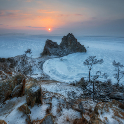 Jigsaw puzzle: Sunset over frozen Baikal