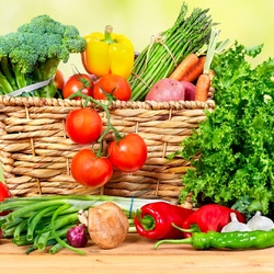 Jigsaw puzzle: Basket with vegetables