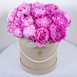 Jigsaw puzzle: Peonies in a box