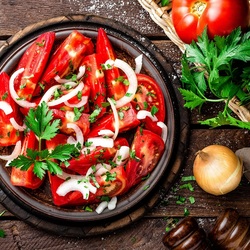 Jigsaw puzzle: Tomato salad with onions