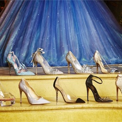 Jigsaw puzzle: Shoes for Cinderella