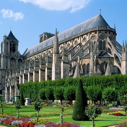 Jigsaw puzzle: Cathedral of Saint Etienne in the city of Burgs. France