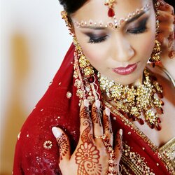 Jigsaw puzzle: Indian bride