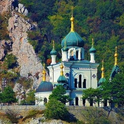 Jigsaw puzzle: Temple in Crimea