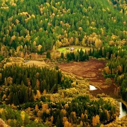 Jigsaw puzzle: House in the taiga