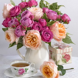 Jigsaw puzzle: A cup of tea and roses