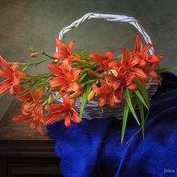 Jigsaw puzzle: Basket with lilies
