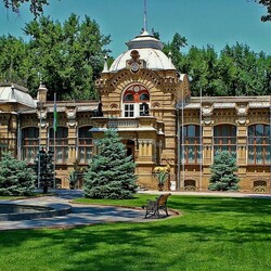 Jigsaw puzzle: Palace of the Romanovs in Tashkent