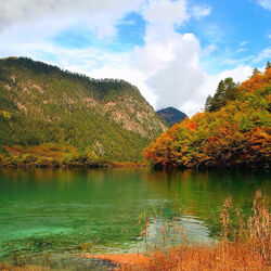 Jigsaw puzzle: Autumn on the lake